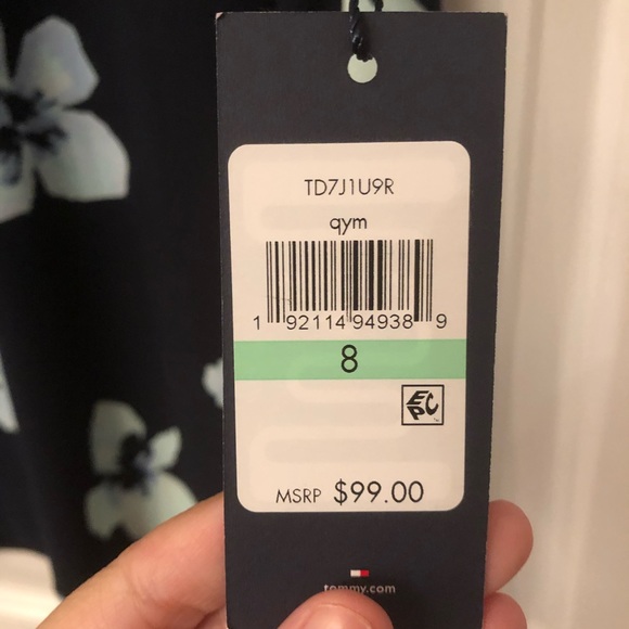 Flower print dress - Picture 2 of 5